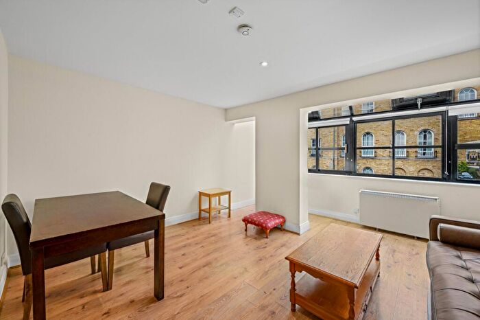 4 Bedroom House To Rent In Admiral Place, Surrey Quays, SE16