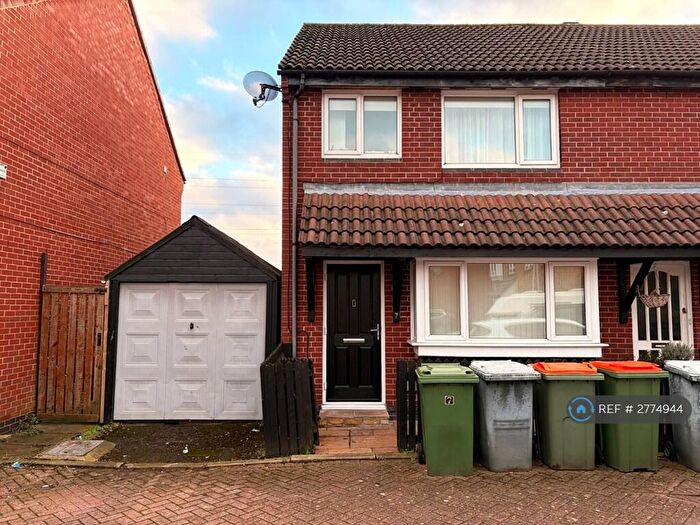 2 Bedroom End Of Terrace House To Rent In Crayford Close, London, E6