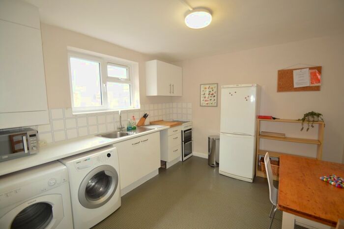 4 Bedroom Maisonette To Rent In Melody Road, Wandsworth, SW18