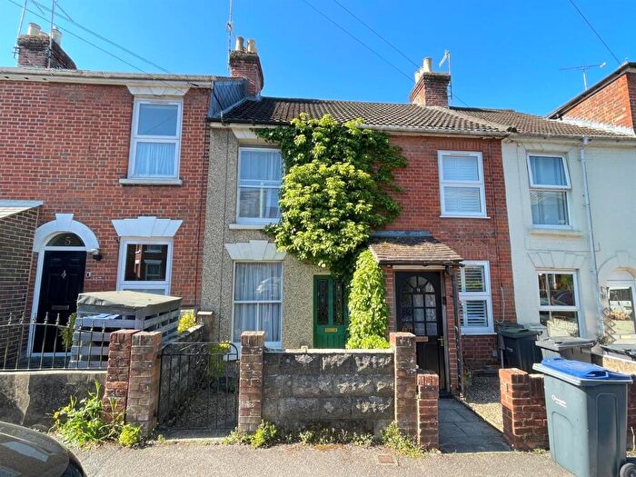 2 Bedroom Terraced House For Sale In Park Street, Salisbury, SP1