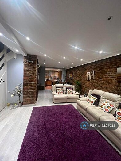 4 Bedroom Semi-Detached House To Rent In Methuen Road, Edgware, HA8