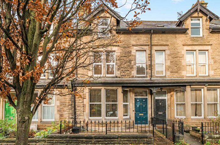 5 Bedroom Terraced House For Sale In Dragon Avenue, Harrogate, HG1