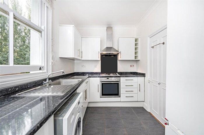 2 Bedroom Flat To Rent In Cavendish Road, Brondesbury, NW6