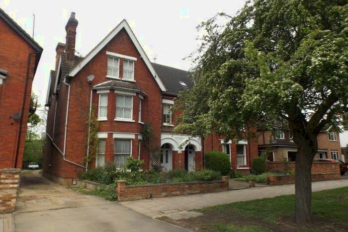 2 Bedroom Flat To Rent In 32 De Parys Avenue, Bedford MK40