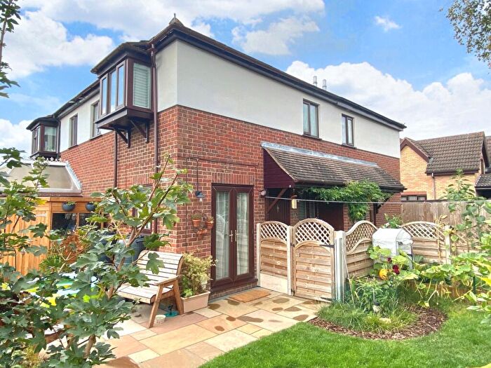 2 Bedroom Mews For Sale In Forest Road, Hartwell, NN7