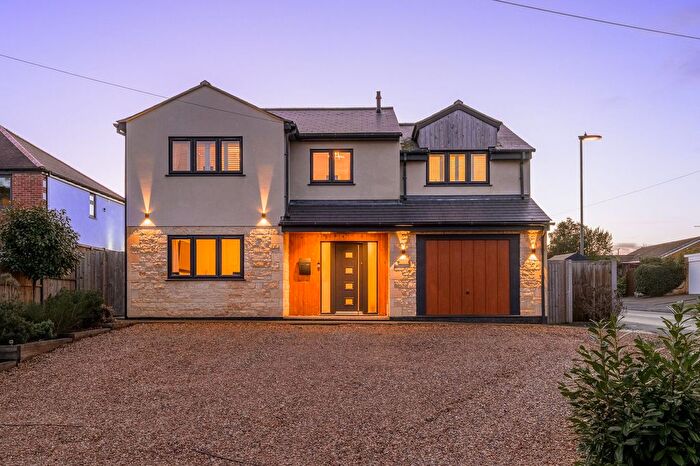 4 Bedroom Detached House For Sale In Chapel Street, Yaxley, PE7