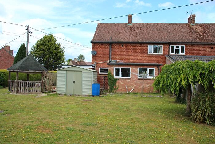 3 Bedroom Semi-Detached House For Sale In Priory Avenue, Hungerford, RG17