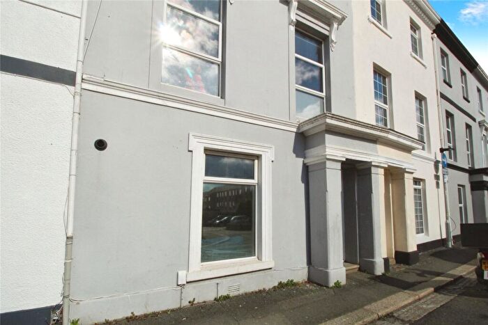 1 Bedroom Flat To Rent In Clifton Place, Plymouth, Devon, PL4