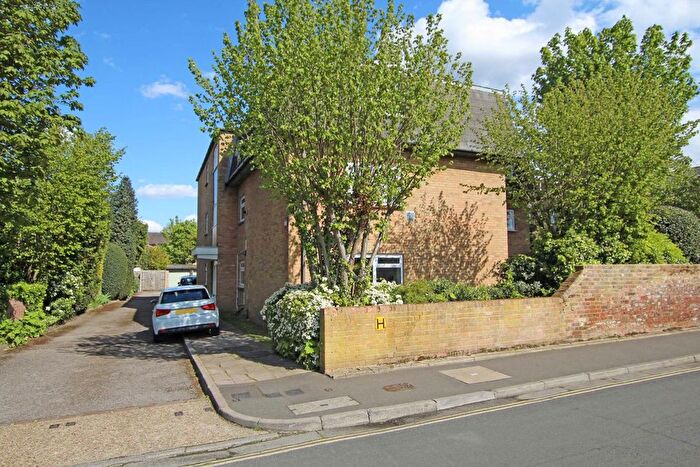 1 Bedroom Flat To Rent In Gumley Gardens, Isleworth, TW7