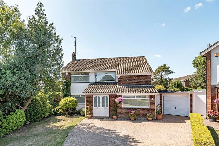 4 Bedroom Detached House For Sale In Partridge Close, Bushey, WD23