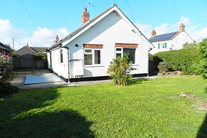 2 Bedroom Bungalow For Sale In Farm Close, Sutton-on-Sea, Mablethorpe, Lincolnshire, LN12