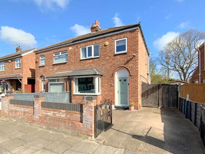 3 Bedroom Semi Detached House For Sale In Westhill Road, Grimsby, DN34