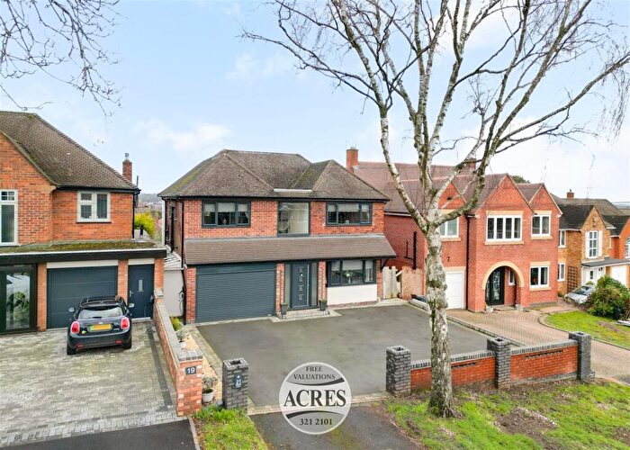 4 Bedroom Detached House For Sale In Kempson Avenue, Sutton Coldfield, B72