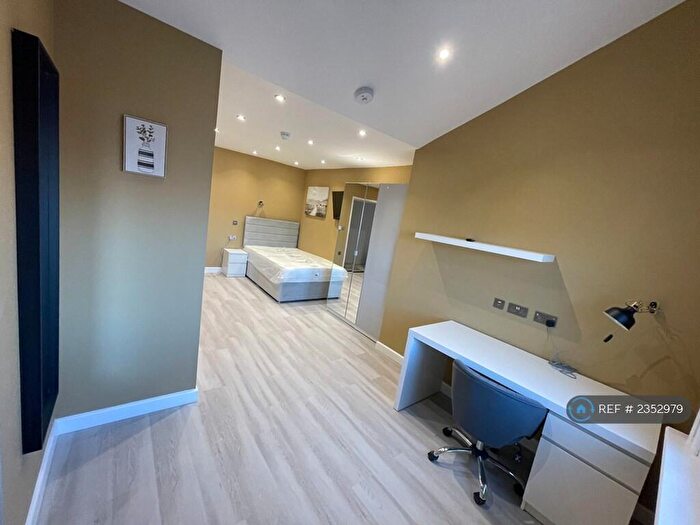 Studio To Rent In Broad Street, Nottingham, NG1