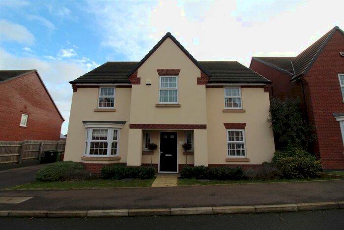 4 Bedroom Detached House To Rent In Chippenham Close, Wellingborough, NN8
