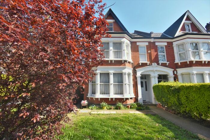 2 Bedroom Flat To Rent In Canadian Avenue, London, SE6