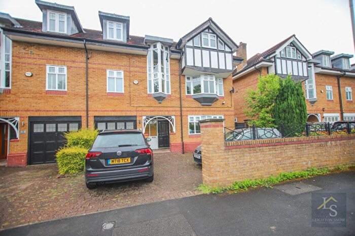 4 Bedroom Terraced House To Rent In Bramley Road, Bramhall, SK7