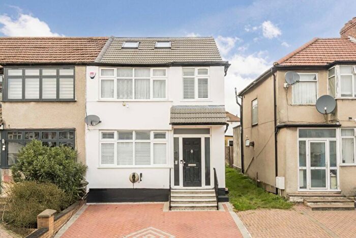 4 Bedroom End Of Terrace House For Sale In Brent Park Road, London, NW4