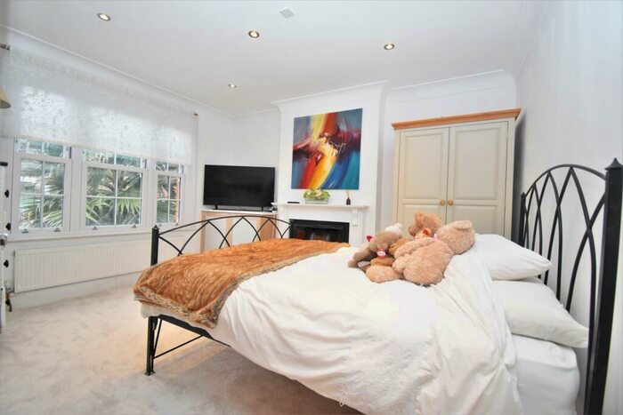 Flat To Rent In Bankwell Road London, SE13