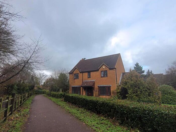 4 Bedroom Detached House To Rent In Little Meadow, Loughton, Milton Keynes, MK5