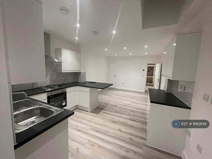 5 Bedroom Terraced House To Rent In Liverpool Road, Reading, RG1