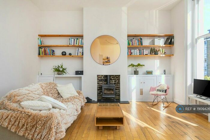 2 Bedroom Flat To Rent In Hoxton Street, London, N1