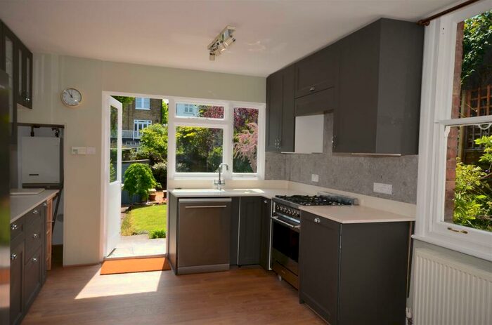 4 Bedroom House To Rent In Cranbourne Road, N10