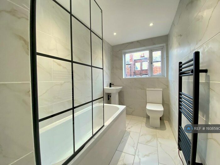 3 Bedroom End Of Terrace House To Rent In Burnage Range, Manchester, M19