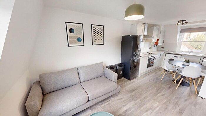 3 Bedroom Flat To Rent In Piccadilly Place, Bath, BA1