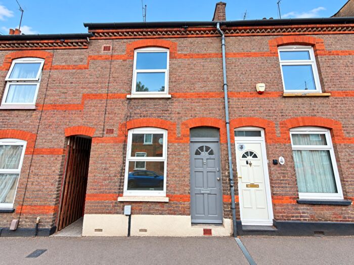 2 Bedroom Terraced House For Sale In Strathmore Avenue, Luton, Bedfordshire, LU1