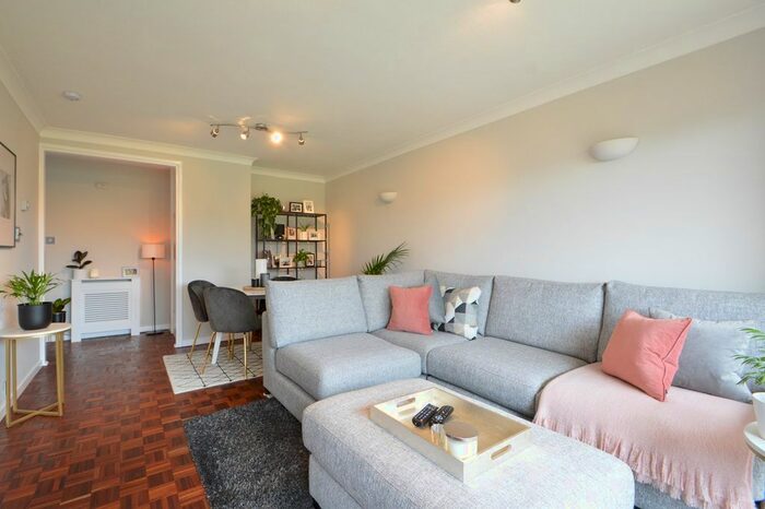 2 Bedroom Flat To Rent In St Marys, Victoria Road, Weybridge KT13