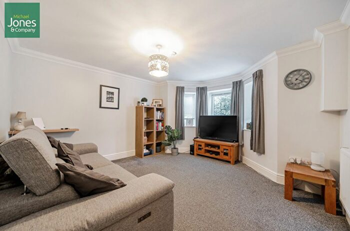 2 Bedroom Flat To Rent In Selden Road, Worthing, West Sussex, BN11