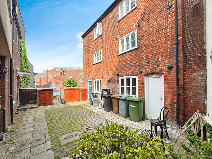 2 Bedroom Apartment To Rent In Palmers Yard, NR1