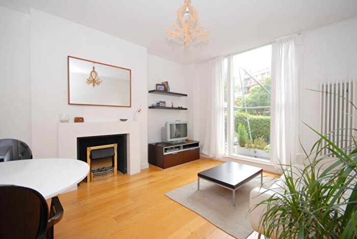 2 Bedroom Flat To Rent In Mortimer Crescent, St John's Wood, London, NW6