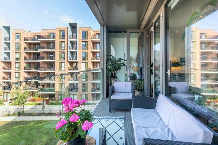 2 Bedroom Flat For Sale In Kilburn Park Road, London, NW6