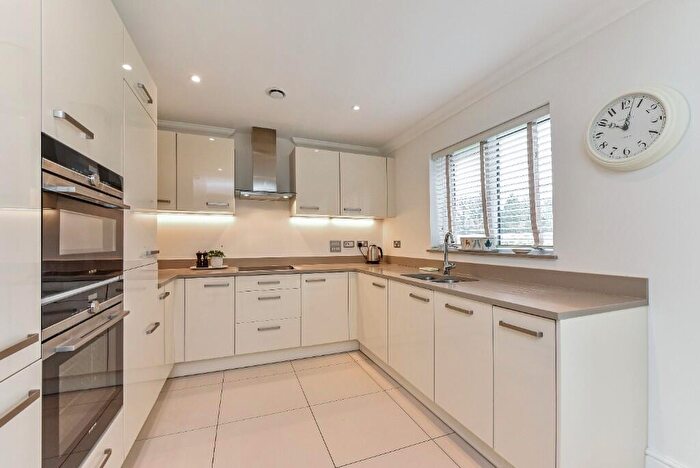 3 Bedroom Retirement Property For Sale In Connaught Drive, Bramshott Place, Liphook, Hampshire, GU30