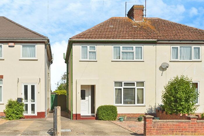 3 Bedroom Detached House For Sale In Gloucester Road, Wolverton, Milton Keynes, Buckinghamshire, MK12