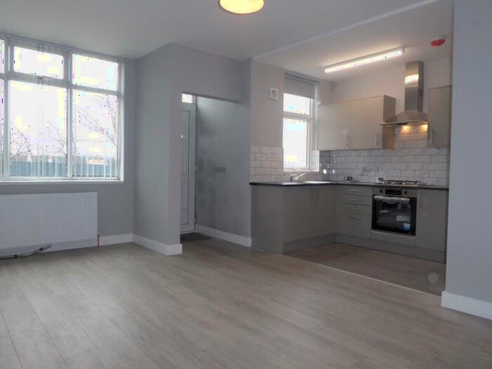 3 Bedroom Terraced House To Rent In Cross Green Lane, Cross Green, LS9