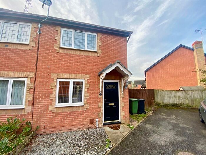 2 Bedroom End Terrace House For Sale In Lornas Field, Hampton Hargate, Peterborough, PE7