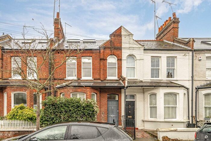 3 Bedroom Flat To Rent In Musard Road, London, W6
