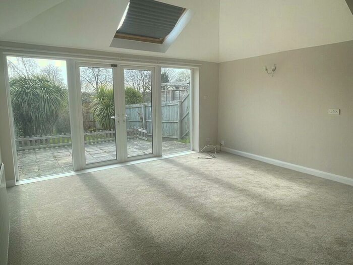 3 Bedroom Semi-Detached House To Rent In Forest Road, Loughborough, LE11