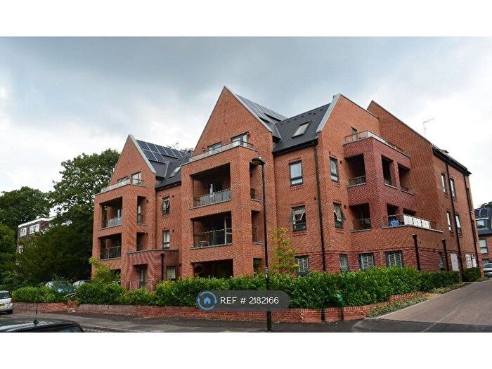 2 Bedroom Flat To Rent In Moore Close, Southampton, SO15