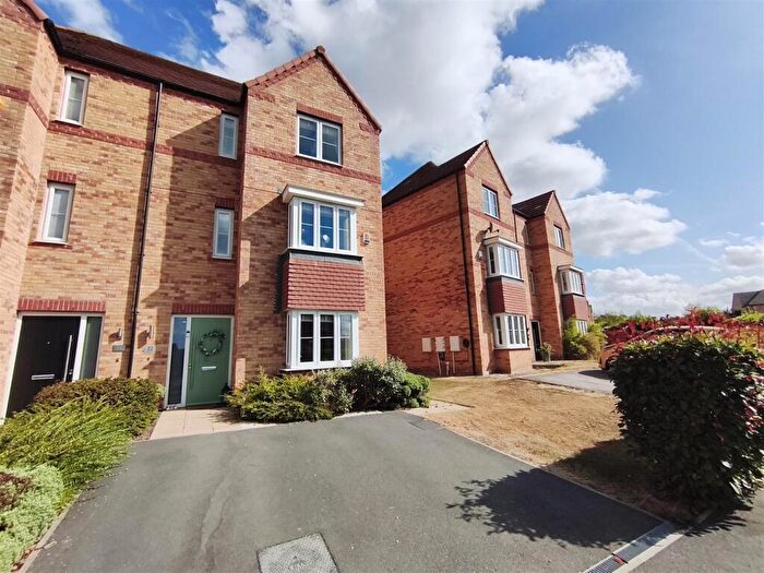 4 Bedroom Semi Detached House For Sale In Collier Way, Mapplewell, Barnsley, S75