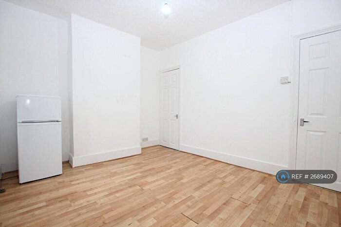 2 Bedroom Terraced House To Rent In Hartington Street, Chatham, ME4