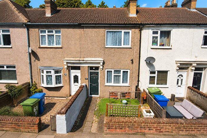 2 Bedroom Terraced House For Sale In Goodnestone Road, Sittingbourne, ME10