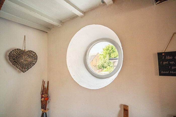 4 Bedroom Cottage For Sale In High Green, Lepton, Huddersfield, HD8