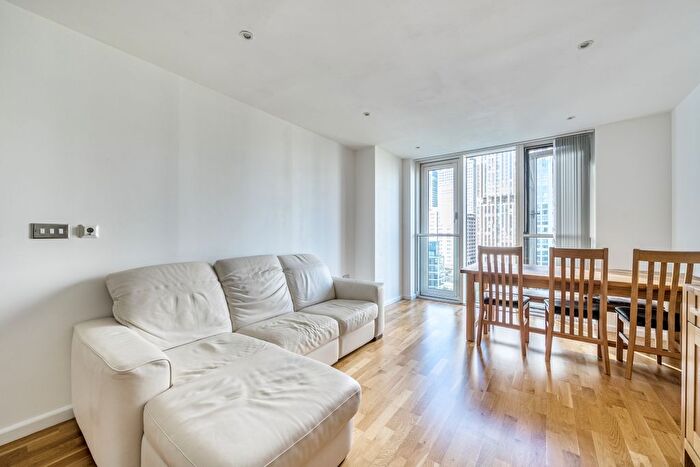 2 Bedroom Flat For Sale In Millharbour, London, E14