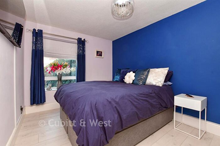 2 Bedroom Flat For Sale In Sydney Road, Sutton, Surrey, SM1