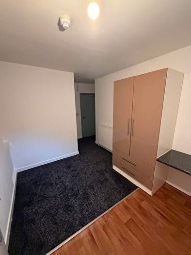 1 Bedroom Flat To Rent In Newsome Road, Newsome, Huddersfield, HD4