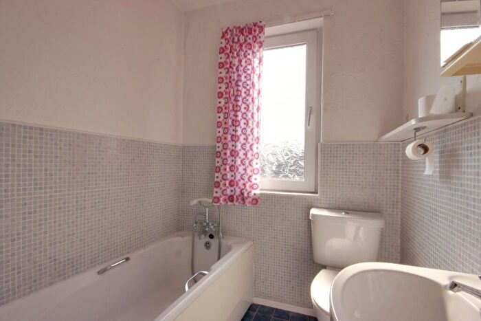 3 Bedroom Terraced House For Sale In Sutherland Avenue, Hull, HU6